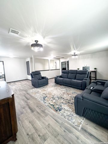 6702 GUNLOCK CRK, San Antonio, TX 78244