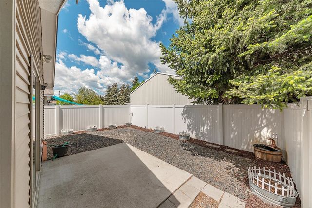 10329 E 5th Ln, Spokane Valley, WA 99206