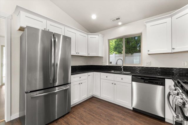 10329 E 5th Ln, Spokane Valley, WA 99206