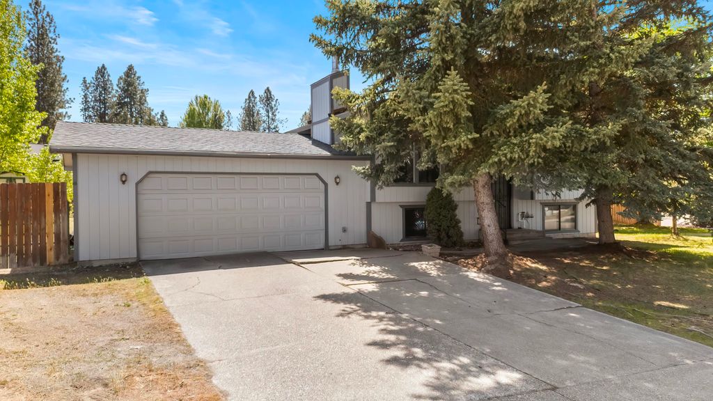 3326 E Pineglen Ave, Mead, WA 99021