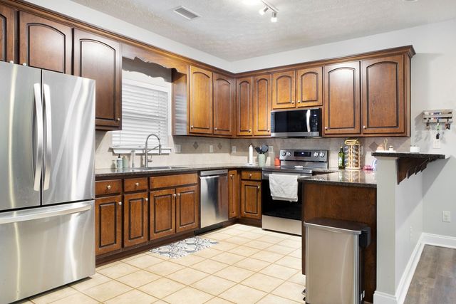 34 Lee Road 2171, Phenix City, AL 36870