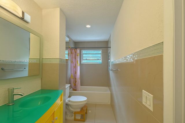 13101 Memorial Hwy 215, North Miami, FL 33161