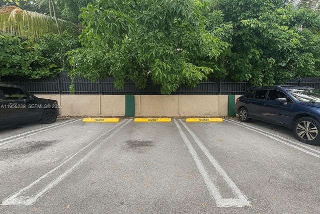 13101 Memorial Hwy 215, North Miami, FL 33161