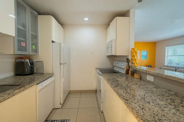 13101 Memorial Hwy 215, North Miami, FL 33161