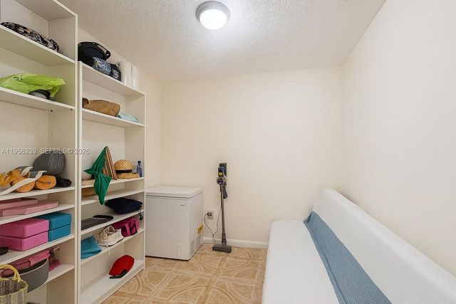 13101 Memorial Hwy 215, North Miami, FL 33161