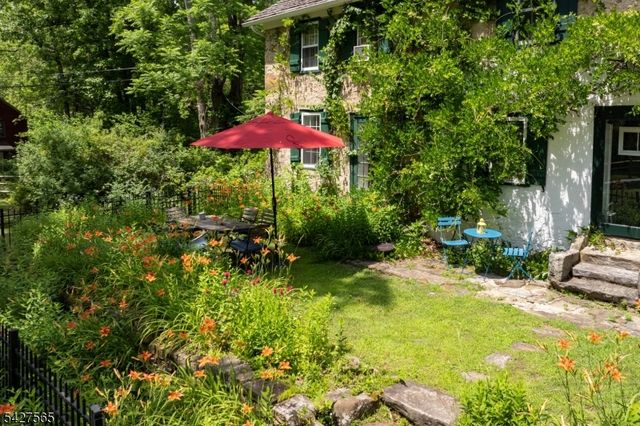 91 Red Mill Rd, Lebanon Twp., NJ 08826