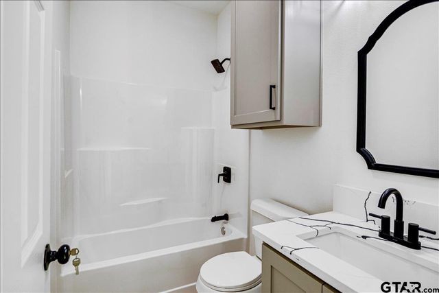 6600 Lionheart Dr., Tyler, TX 75708