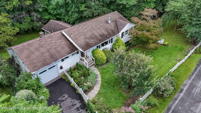 16 Washburn Terrace, Saugerties, NY 12477