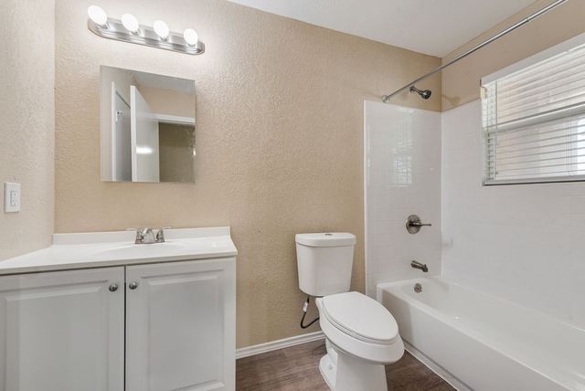 6233 Balcony Lane, Dallas, TX 75241