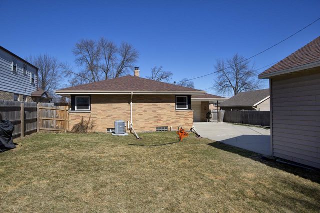 8825 W Morgan AVENUE, Milwaukee, WI 53228