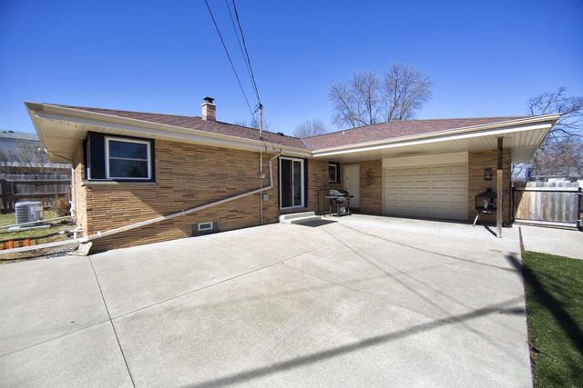 8825 W Morgan AVENUE, Milwaukee, WI 53228