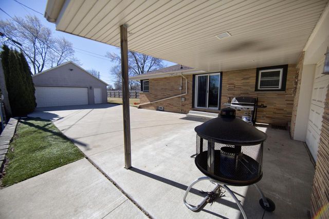 8825 W Morgan AVENUE, Milwaukee, WI 53228