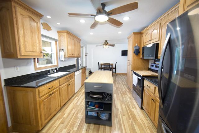 8825 W Morgan AVENUE, Milwaukee, WI 53228