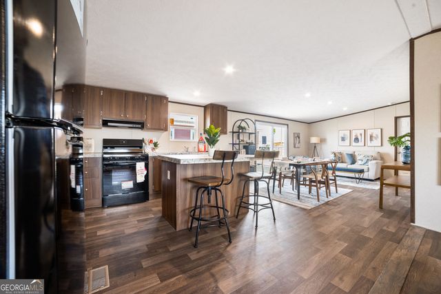 944 Harrison Road, Carrollton, GA 30117