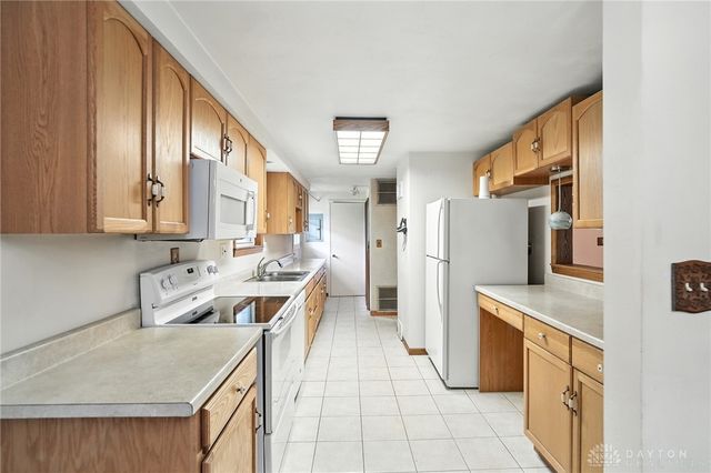 5052 Dobbs Drive, Washington Twp, OH 45440