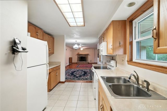 5052 Dobbs Drive, Washington Twp, OH 45440