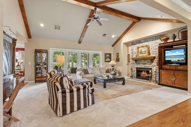 5070 Lake Breeze Road, Grove, OK 74344