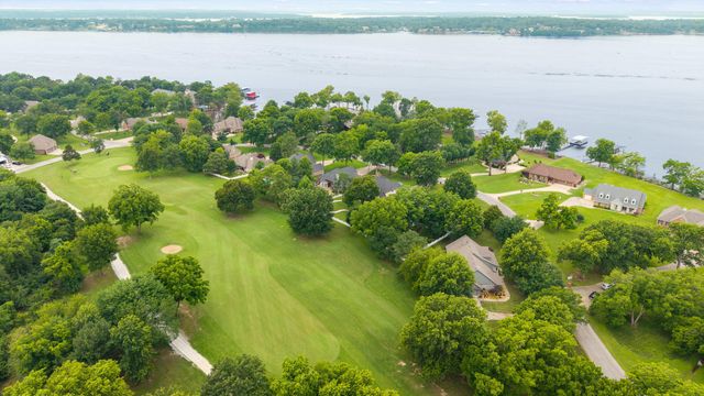 5070 Lake Breeze Road, Grove, OK 74344