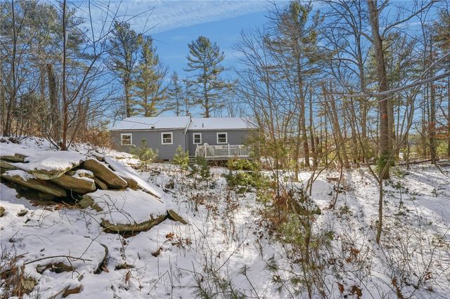 370 Maple Valley Road, Coventry, RI 02816