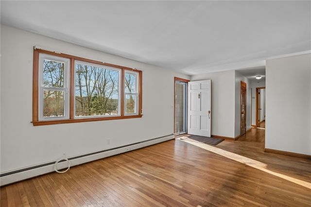 370 Maple Valley Road, Coventry, RI 02816