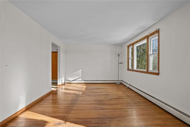 370 Maple Valley Road, Coventry, RI 02816