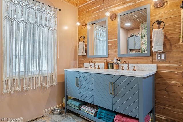 4950 Harris Road, Broadview Heights, OH 44147