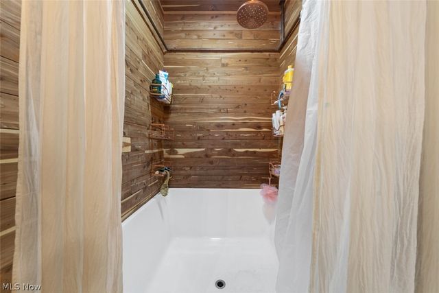 4950 Harris Road, Broadview Heights, OH 44147