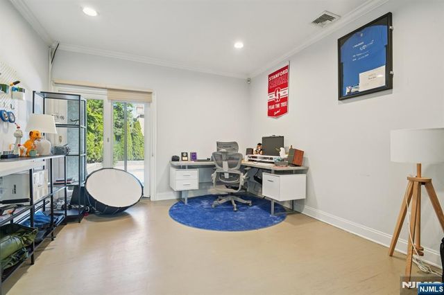 32 Laurie Drive, Englewood Cliffs, NJ 07632