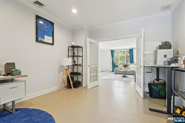 32 Laurie Drive, Englewood Cliffs, NJ 07632