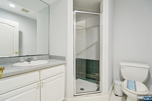 32 Laurie Drive, Englewood Cliffs, NJ 07632