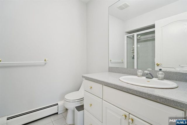32 Laurie Drive, Englewood Cliffs, NJ 07632