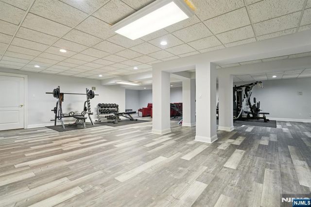 32 Laurie Drive, Englewood Cliffs, NJ 07632