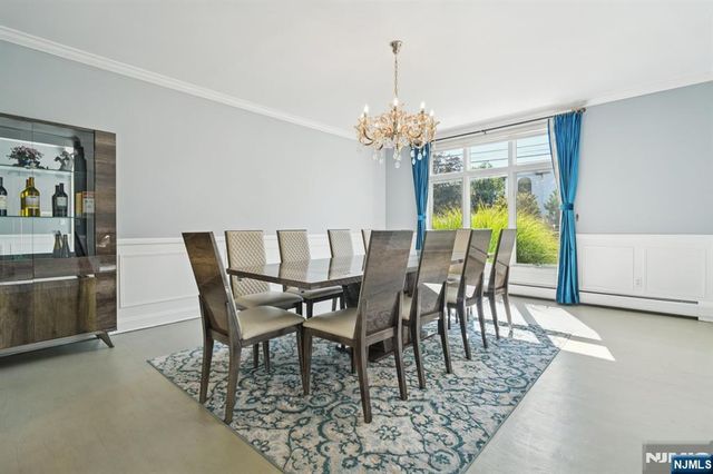 32 Laurie Drive, Englewood Cliffs, NJ 07632