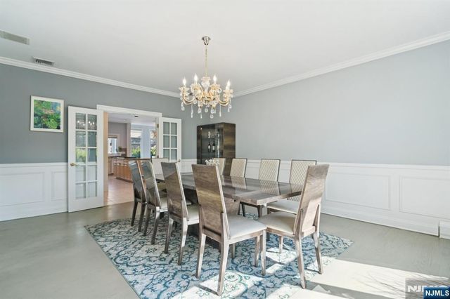 32 Laurie Drive, Englewood Cliffs, NJ 07632