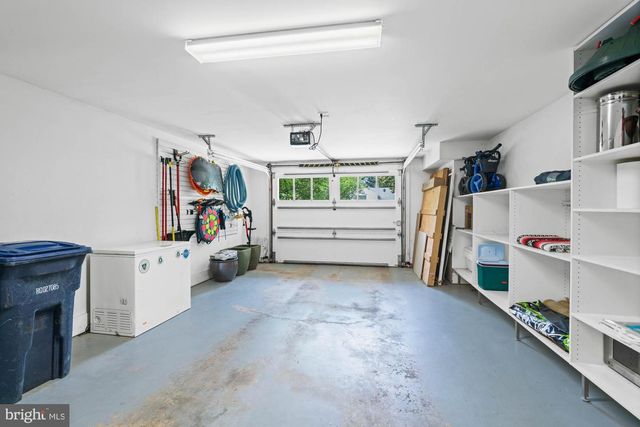 2215 KING PL NW, Washington, DC 20007