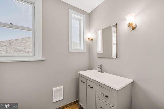 3216 22ND ST NE, Washington, DC 20018