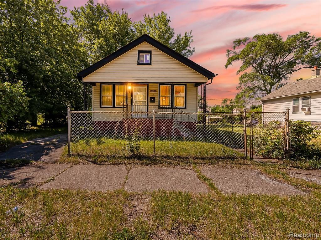 7681 Ellsworth Street, Detroit, MI 48238
