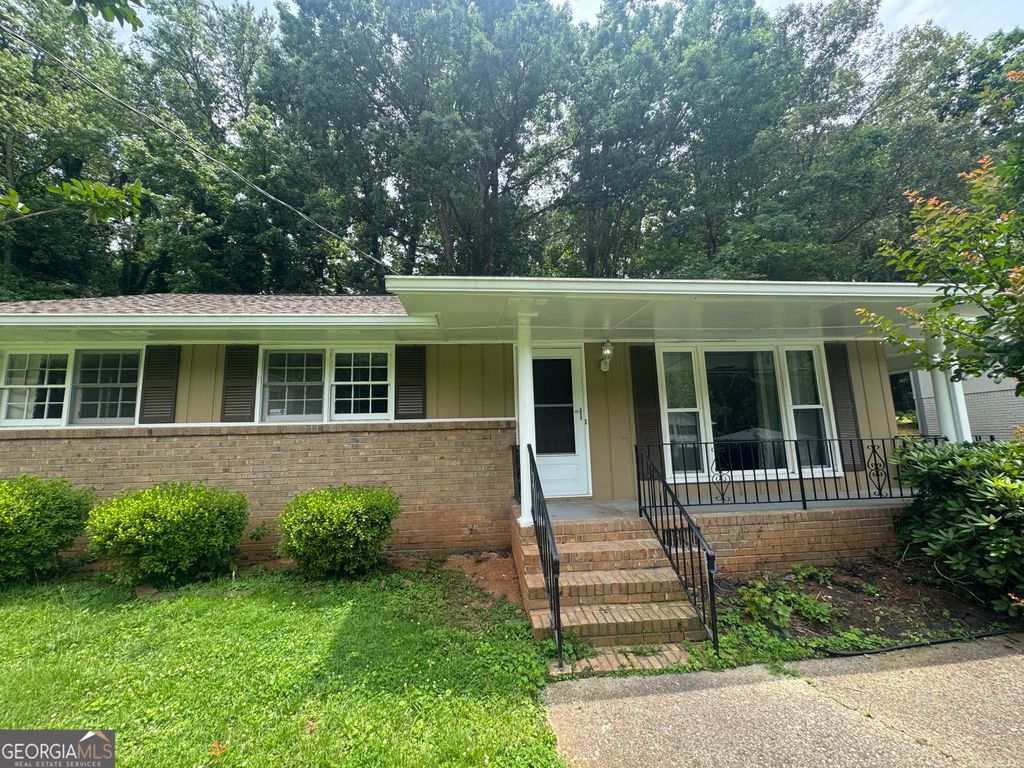 827 San Miguel Drive, Stone Mountain, GA 30083