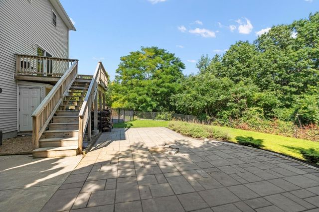 677 Franklin Rd, Fitchburg, MA 01420