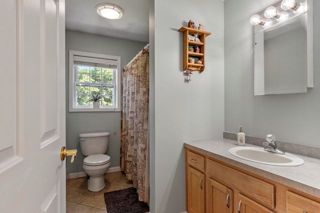 677 Franklin Rd, Fitchburg, MA 01420