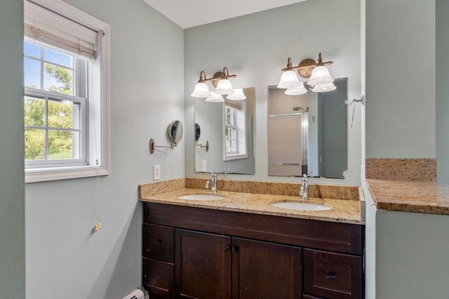 677 Franklin Rd, Fitchburg, MA 01420