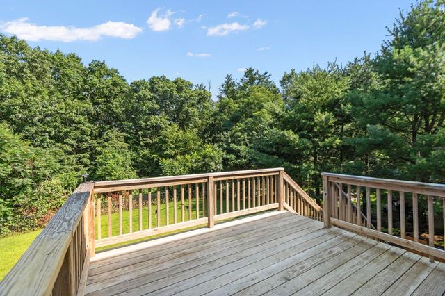 677 Franklin Rd, Fitchburg, MA 01420
