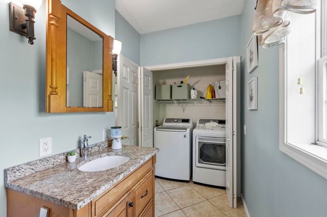 677 Franklin Rd, Fitchburg, MA 01420