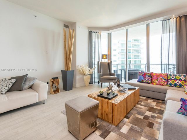 1300 Brickell Bay Drive 3804, Miami, FL 33131
