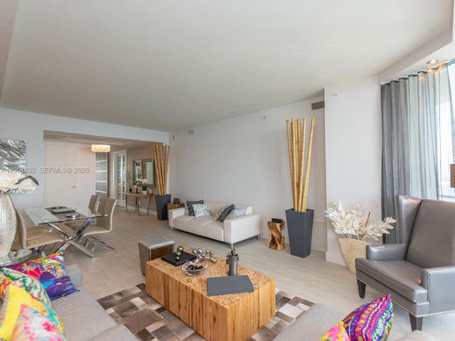 1300 Brickell Bay Drive 3804, Miami, FL 33131