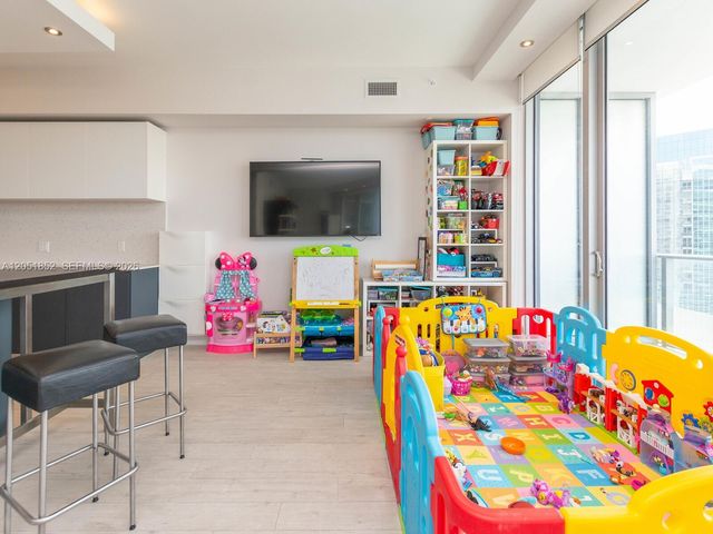 1300 Brickell Bay Drive 3804, Miami, FL 33131