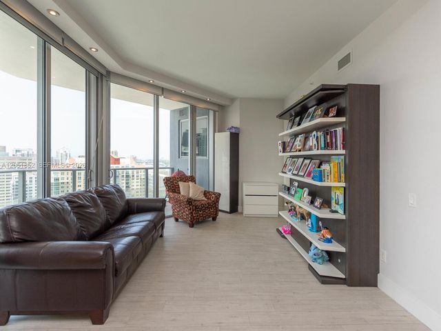 1300 Brickell Bay Drive 3804, Miami, FL 33131