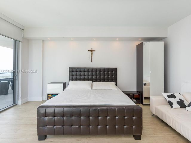 1300 Brickell Bay Drive 3804, Miami, FL 33131