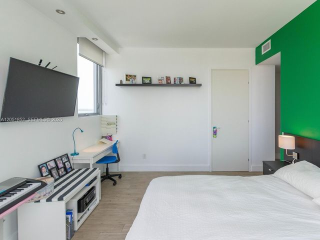 1300 Brickell Bay Drive 3804, Miami, FL 33131