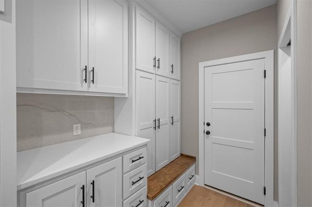 720 NE Lone Hill Drive B, Lee's Summit, MO 64064